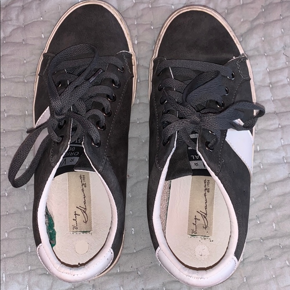 Vintage Havana grey suede sneakers